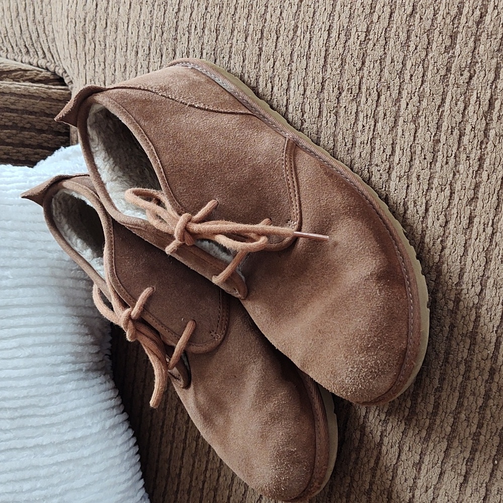 UGG Men's Maksim Chukka Boot Chestnut size 9